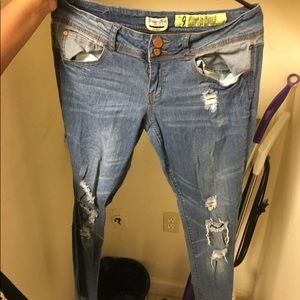 Woman’s/girls ripped jeans